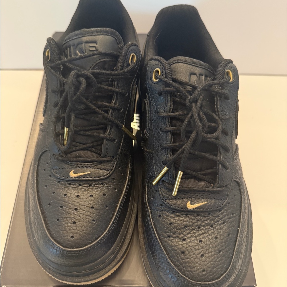 AIR FORCE 1 LUX - Black and Camel